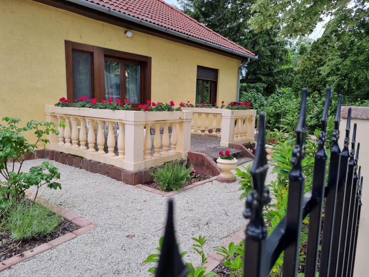 Appartement Muskatlis Haz à Balatonlelle Extérieur photo